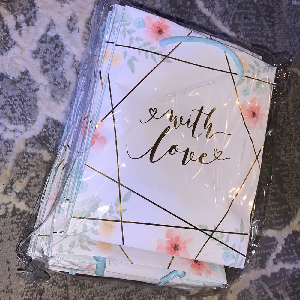 “With Love” Gift Bags🤍